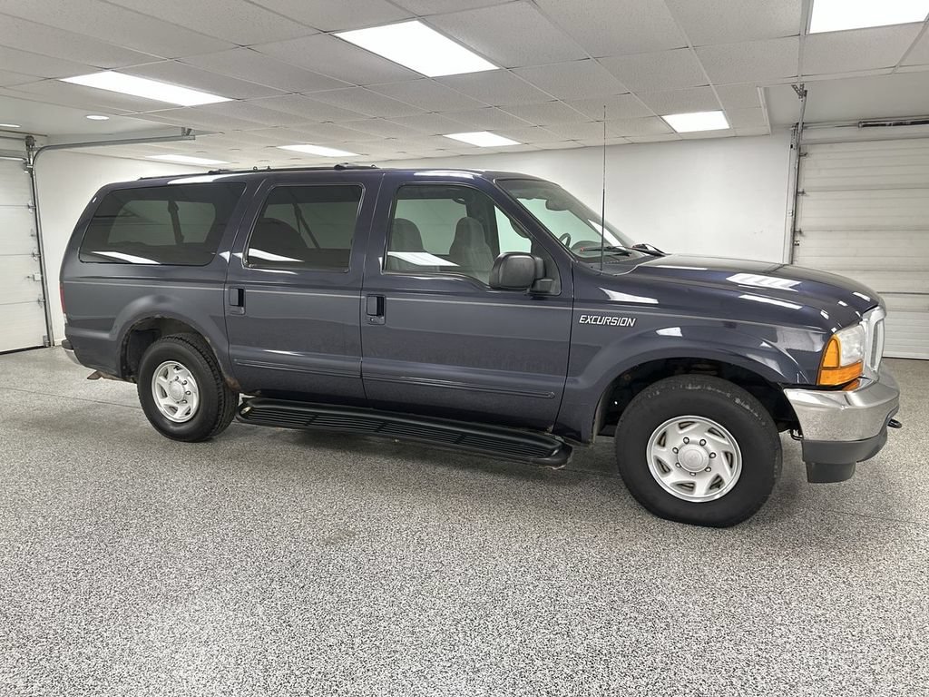 Used 2000 Ford Excursion XLT RWD image 2