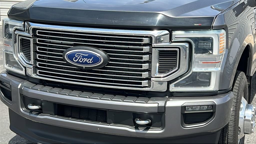 Certified 2022 Ford F350 Platinum AWD/4WD image 3