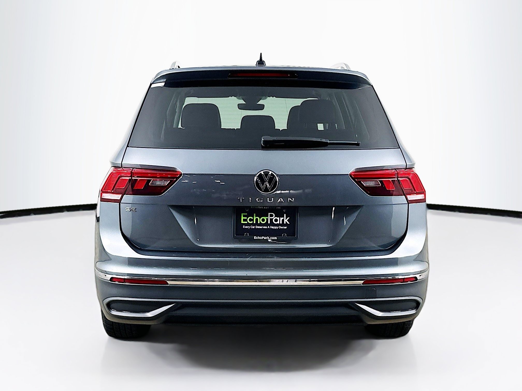 Used 2024 Volkswagen Tiguan SE FWD image 7