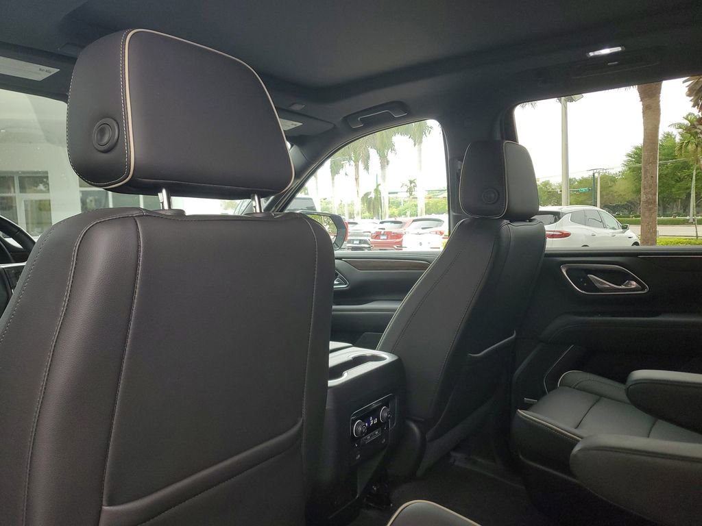 Used 2021 Chevrolet Tahoe Premier w/ Premium Package image 15