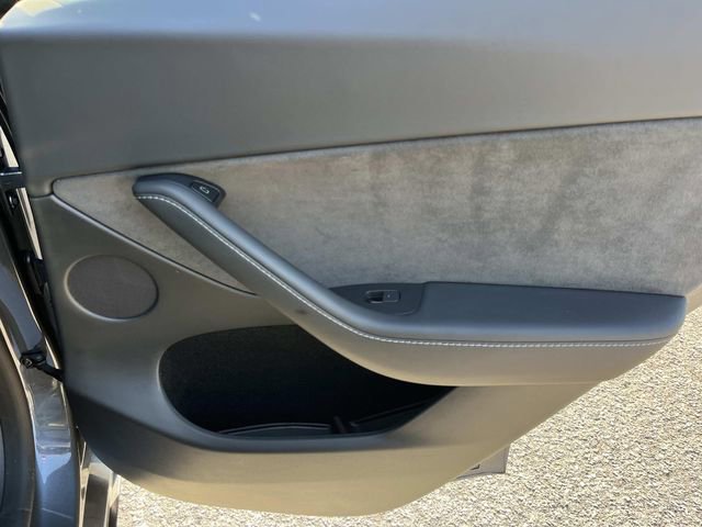 Used 2023 Tesla Model Y Performance AWD/4WD image 23