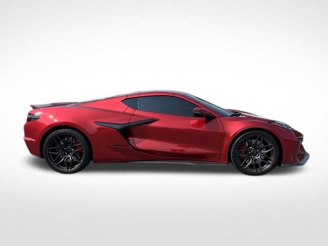 Used 2024 Chevrolet Corvette Z06 RWD image 10