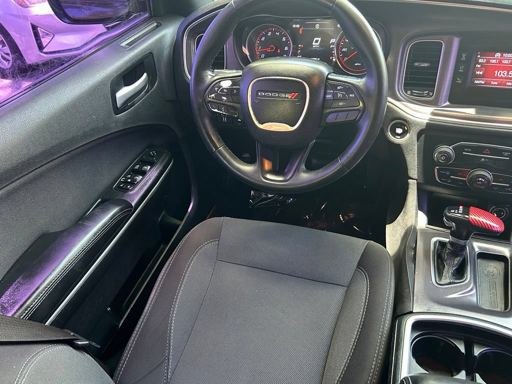 Used 2017 Dodge Charger SE RWD image 9