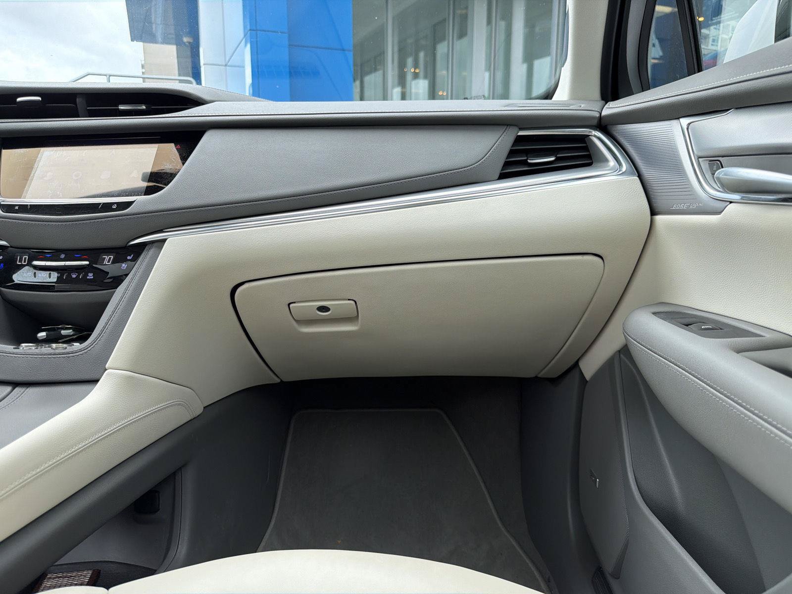Used 2025 Cadillac XT5 Premium Luxury AWD/4WD image 36