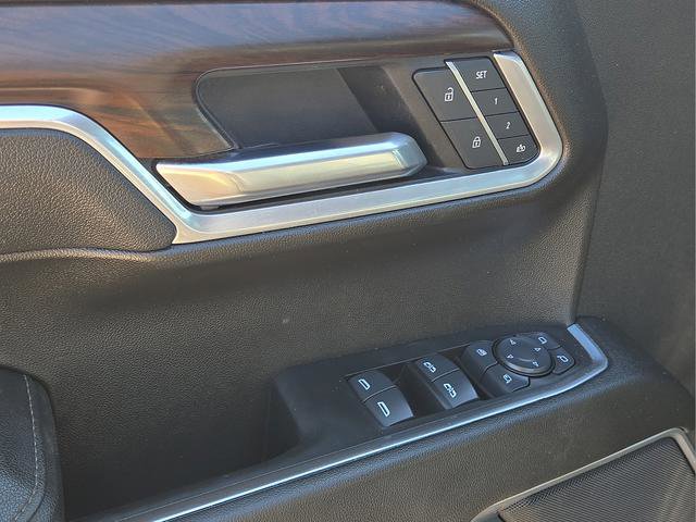 Used 2025 GMC Sierra 1500 SLT AWD/4WD image 22