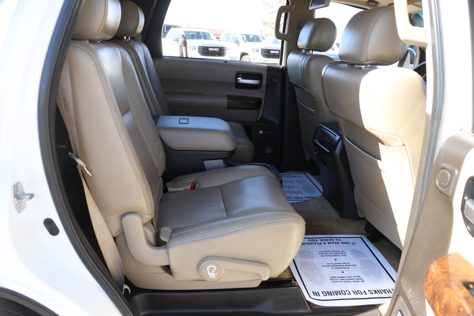 Used 2010 Toyota Sequoia Platinum RWD image 29