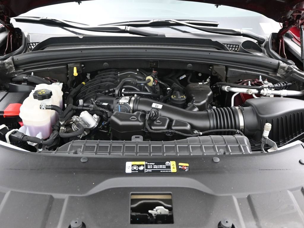 Used 2025 Jeep Grand Cherokee Limited w/ Black Appearance Package image 12