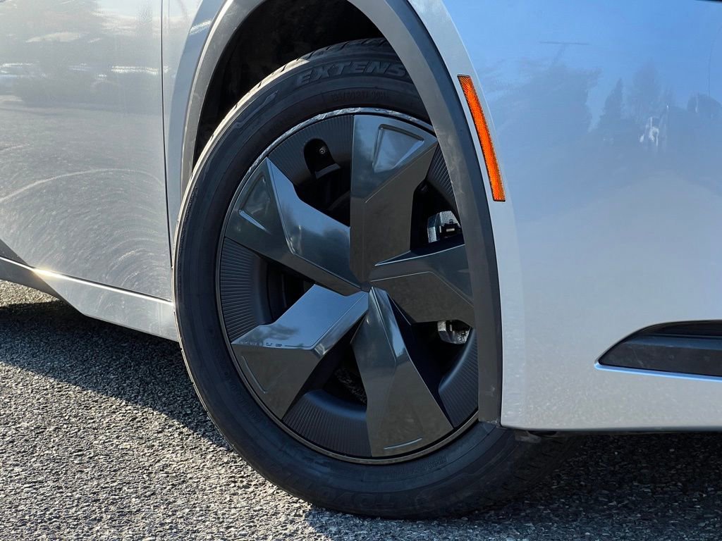 Used 2025 Toyota Prius LE image 2