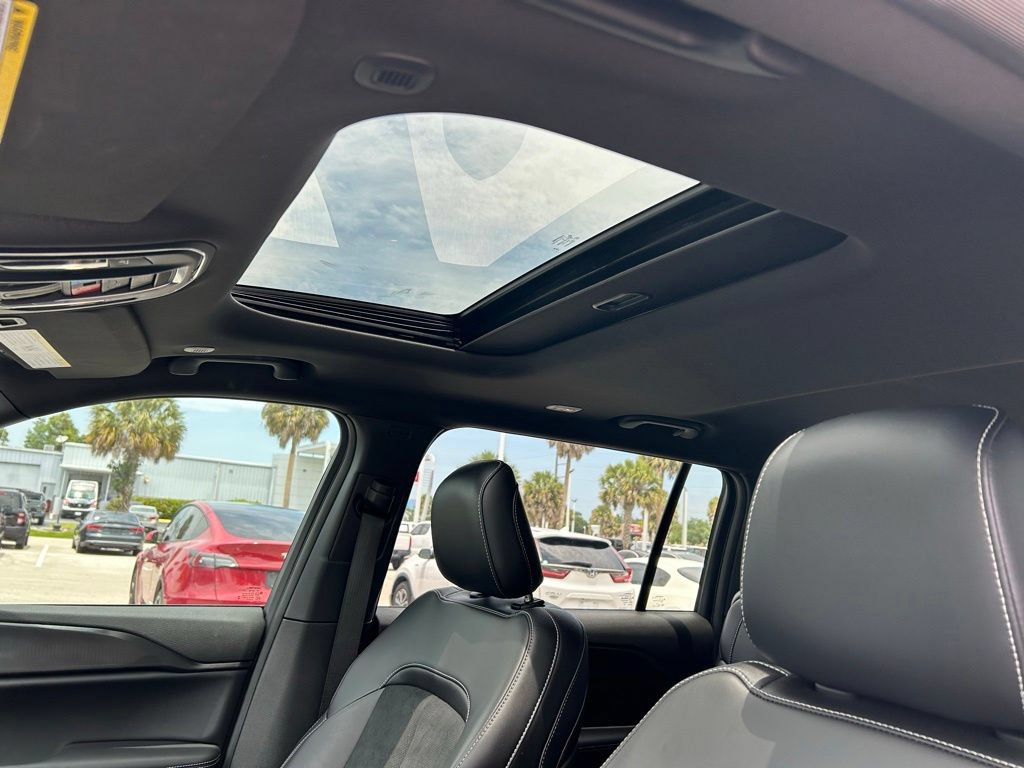 Used 2025 Jeep Grand Cherokee L Altitude RWD image 18