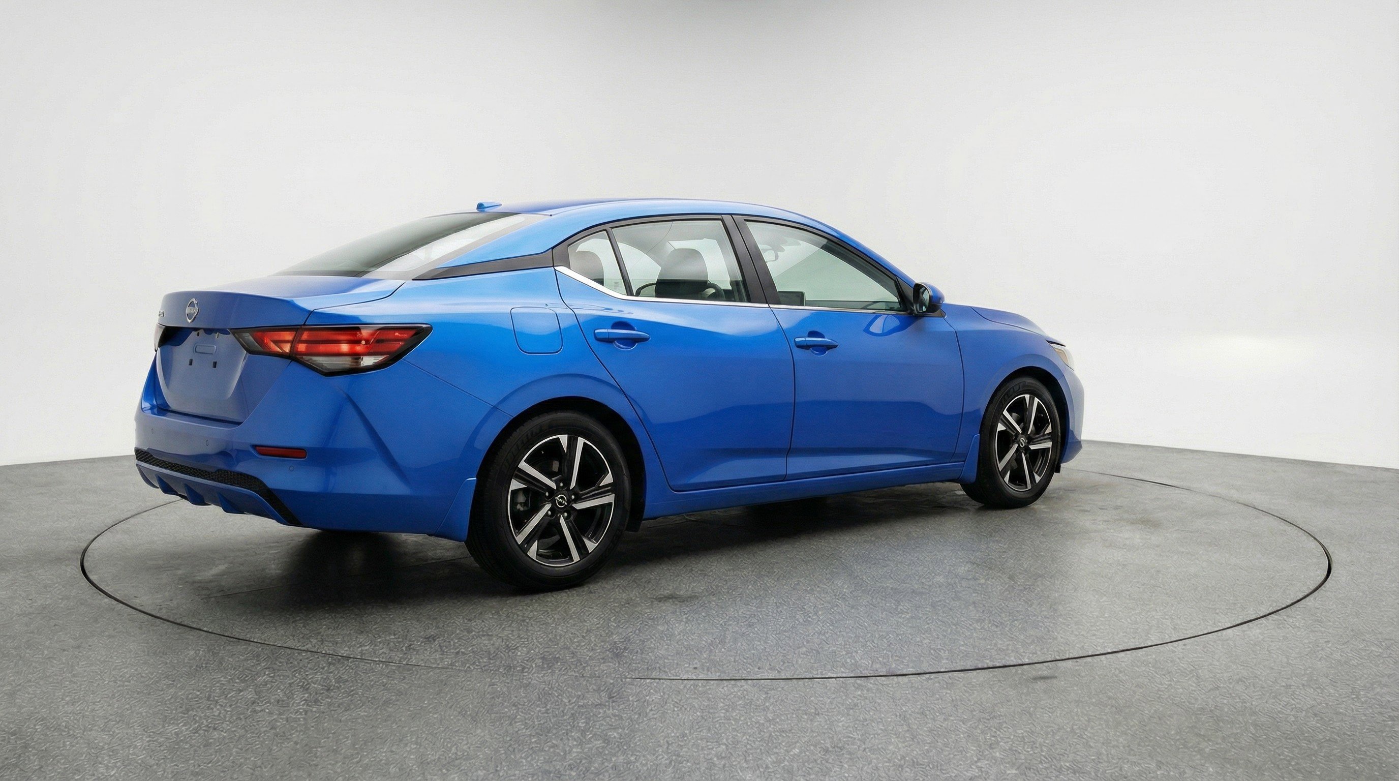 Used 2025 Nissan Sentra SV image 9