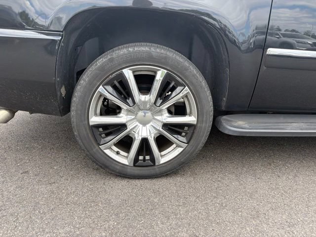 Used 2013 Chevrolet Suburban LTZ AWD/4WD image 4