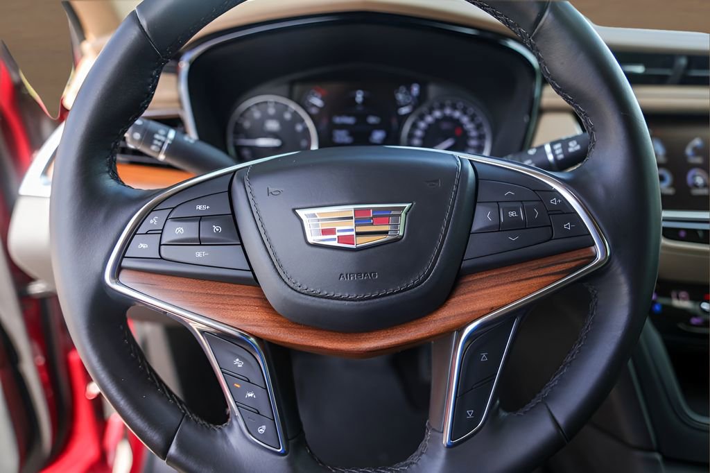 Used 2019 Cadillac XT5 Platinum AWD/4WD image 9