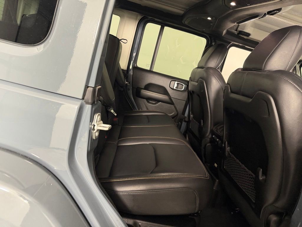 Used 2024 Jeep Wrangler Unlimited Sahara w/ Technology Group AWD/4WD image 30