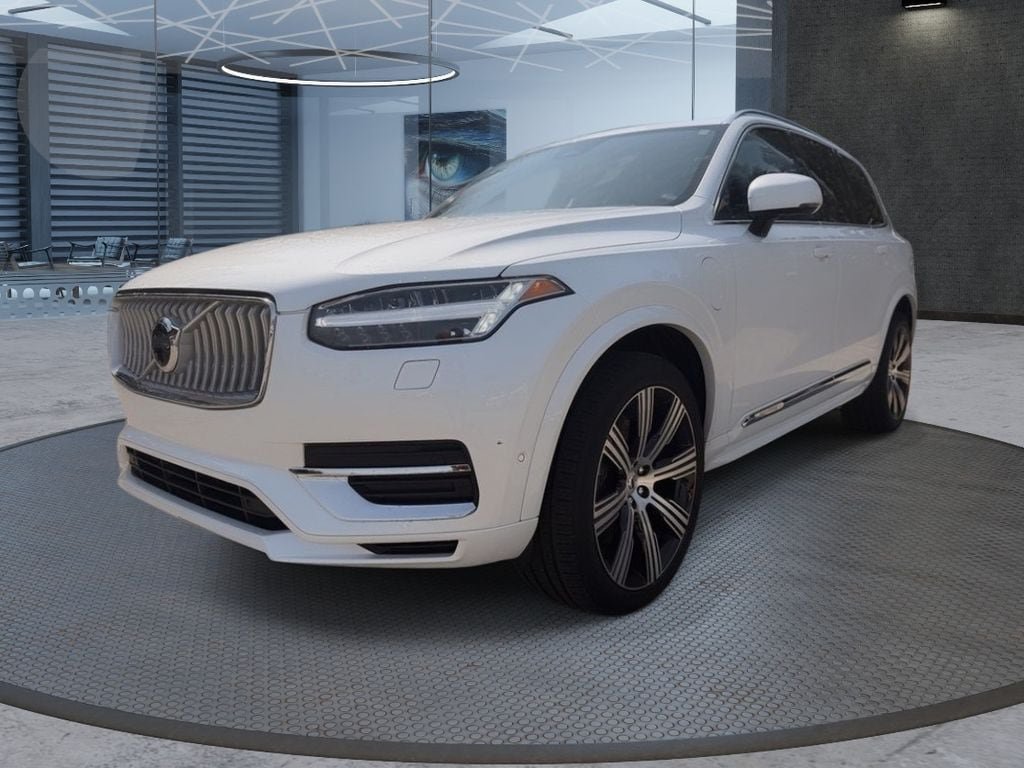 Used 2024 Volvo XC90 T8 Ultimate w/ Lounge Package AWD/4WD image 2