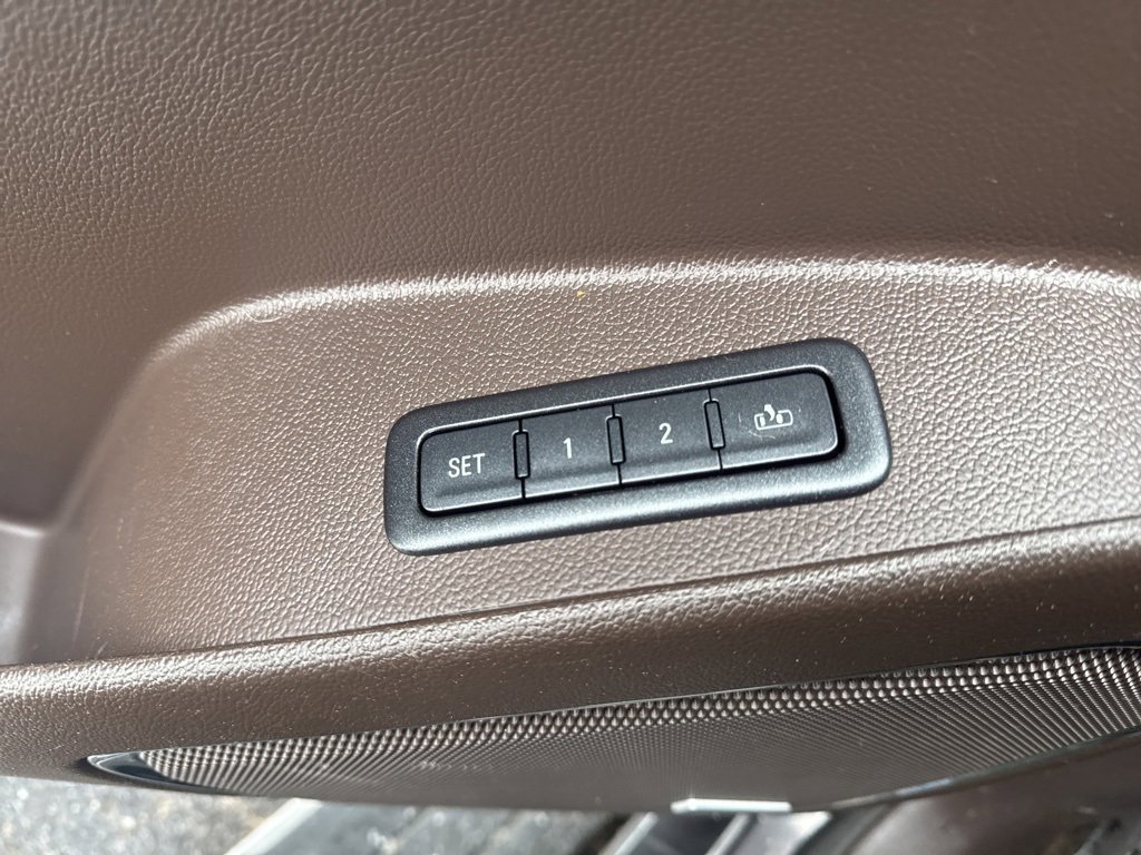 Used 2015 GMC Yukon XL Denali w/ Premium Package image 28