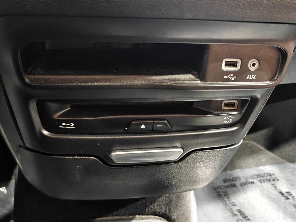Used 2017 Chrysler Pacifica Limited FWD image 79