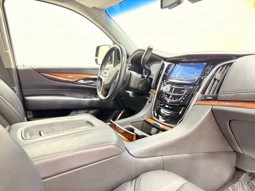 Used 2016 Cadillac Escalade ESV Premium AWD/4WD image 39