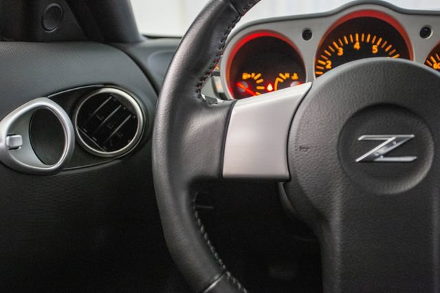 Used 2005 Nissan 350Z Coupe w/ (N93) Cargo Convenience Pkg RWD image 43