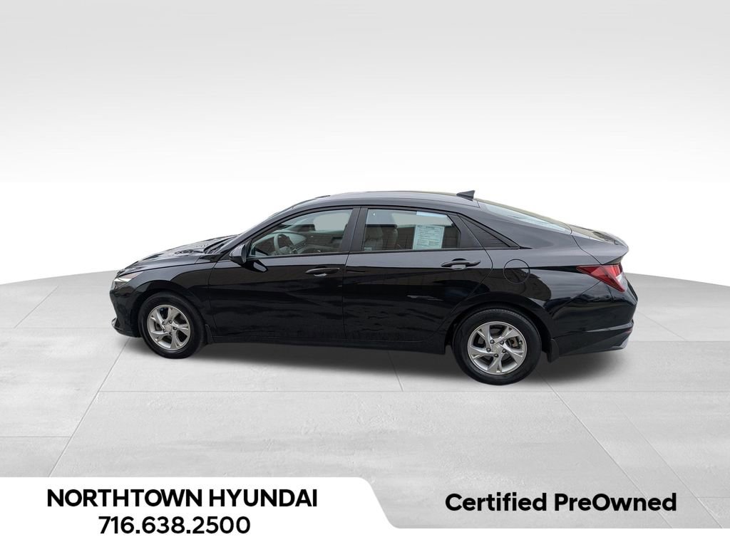 Certified 2023 Hyundai Elantra SE image 3
