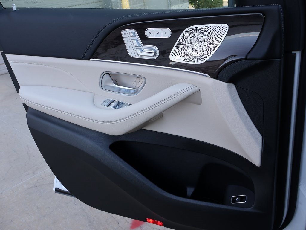 New 2026 Mercedes-Benz GLS 580 4MATIC image 40