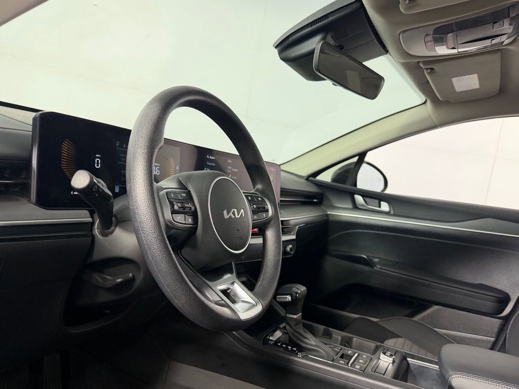 Used 2025 Kia K5 LXS image 21
