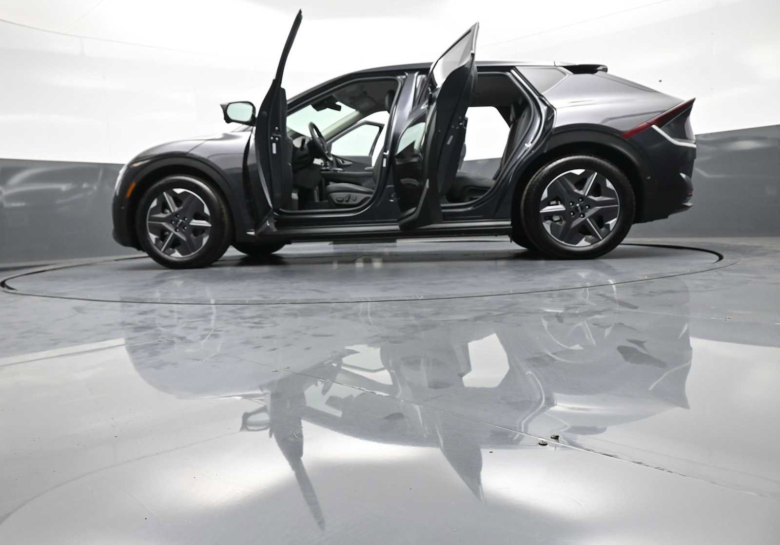 Certified 2025 Kia EV6 Light w/ Light LR Technology Package AWD/4WD image 48