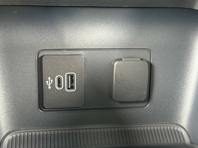 New 2026 Ford Explorer Active w/ Active Comfort Package RWD image 24