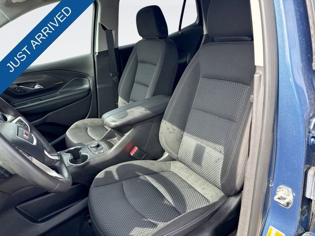 Used 2024 GMC Terrain SLE w/ Driver Convenience Package image 11