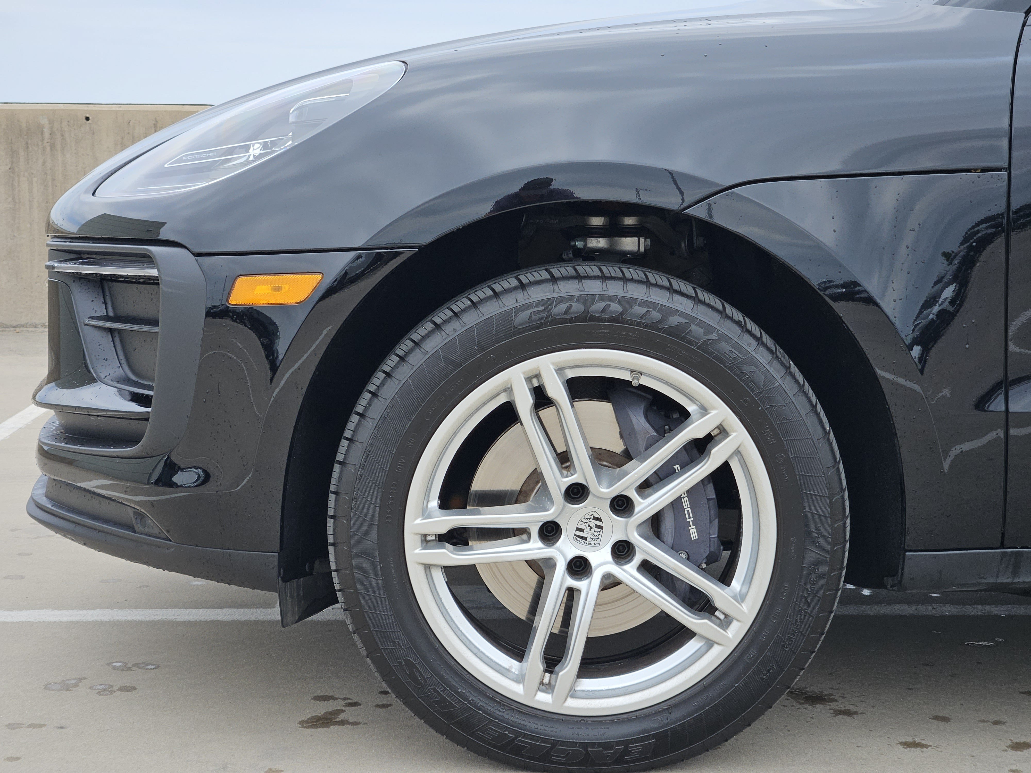 Certified 2026 Porsche Macan AWD/4WD image 13