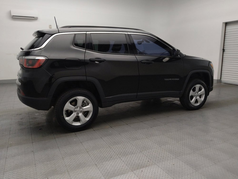Used 2017 Jeep Compass Latitude image 10