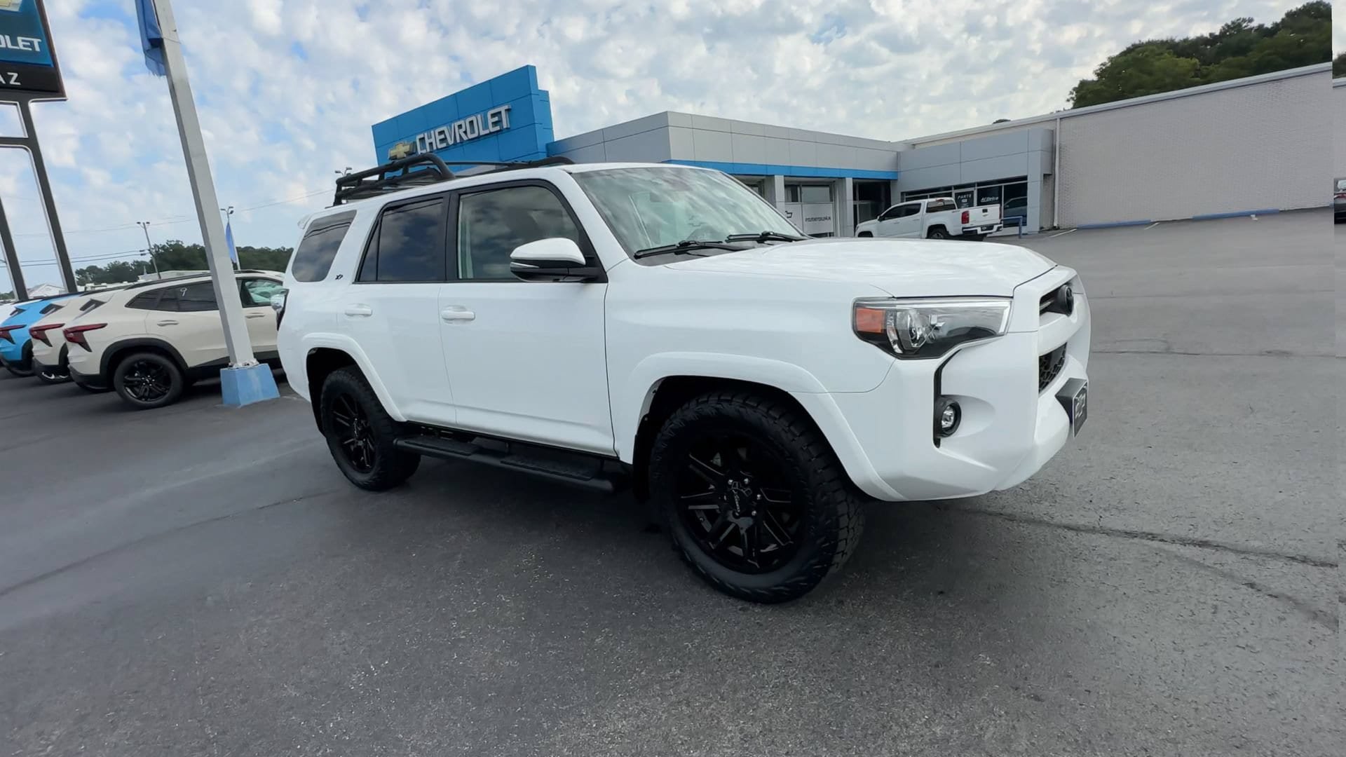Used 2022 Toyota 4Runner SR5 Premium w/ Moonroof Package RWD image 2