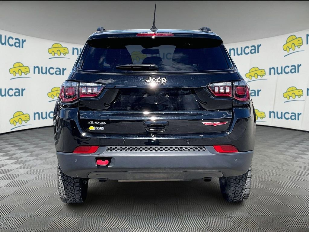 Used 2025 Jeep Compass Trailhawk image 5
