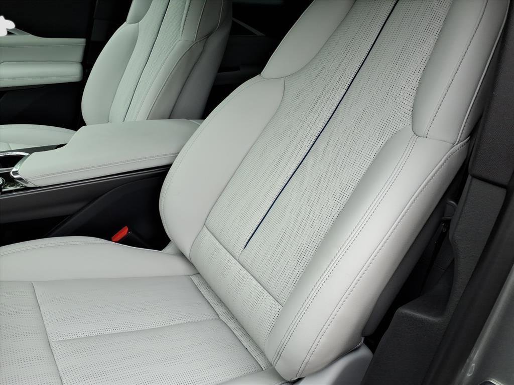 New 2026 Cadillac Lyriq Luxury image 14