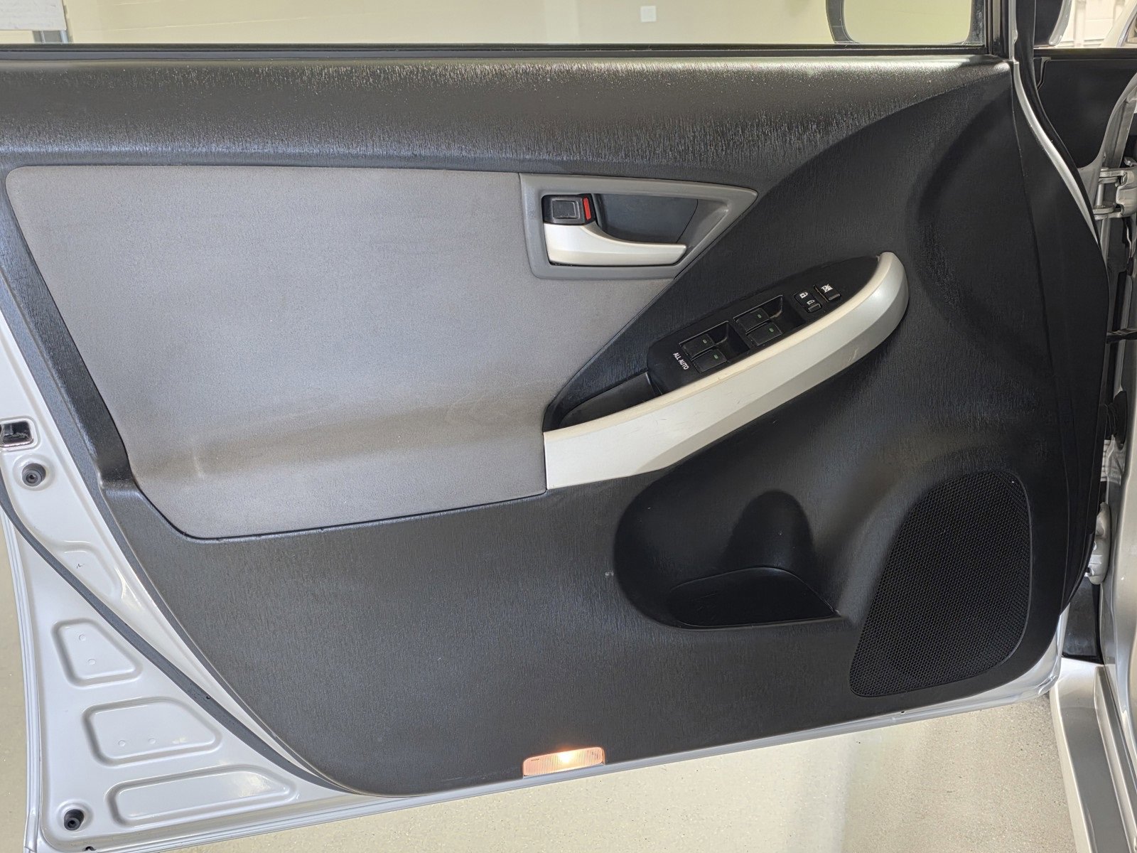 Used 2015 Toyota Prius Two image 20