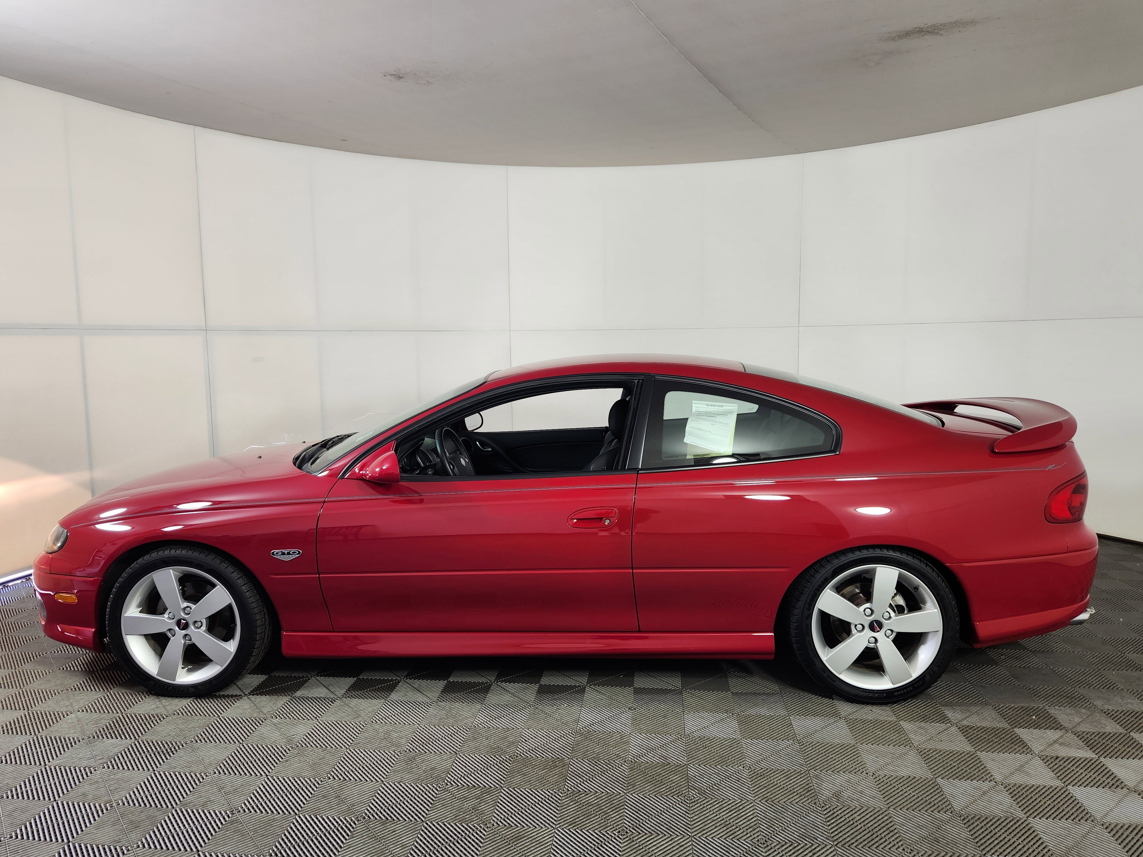 Used 2004 Pontiac GTO w/ Limited Edition Pulse Red RWD image 4