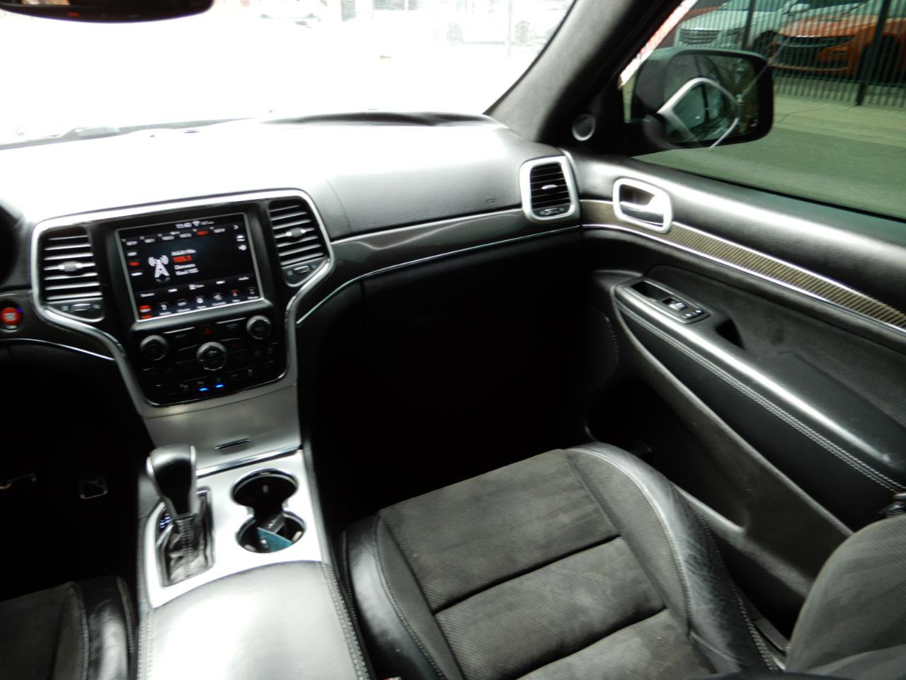 Used 2018 Jeep Grand Cherokee SRT image 19