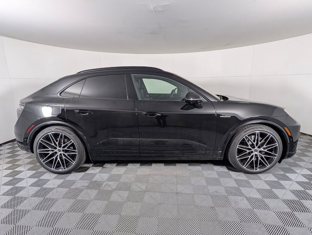 New 2026 Porsche Macan Turbo Electric image 8