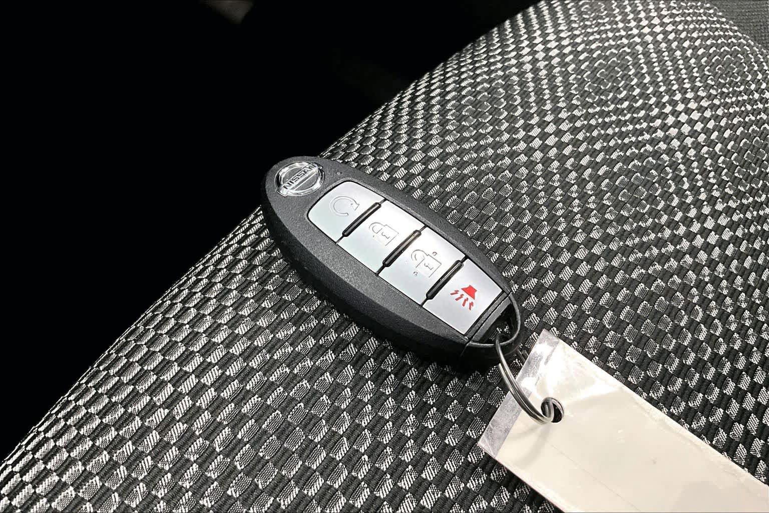 Used 2020 Nissan Rogue Sport SV w/ All-Weather Package AWD/4WD image 16