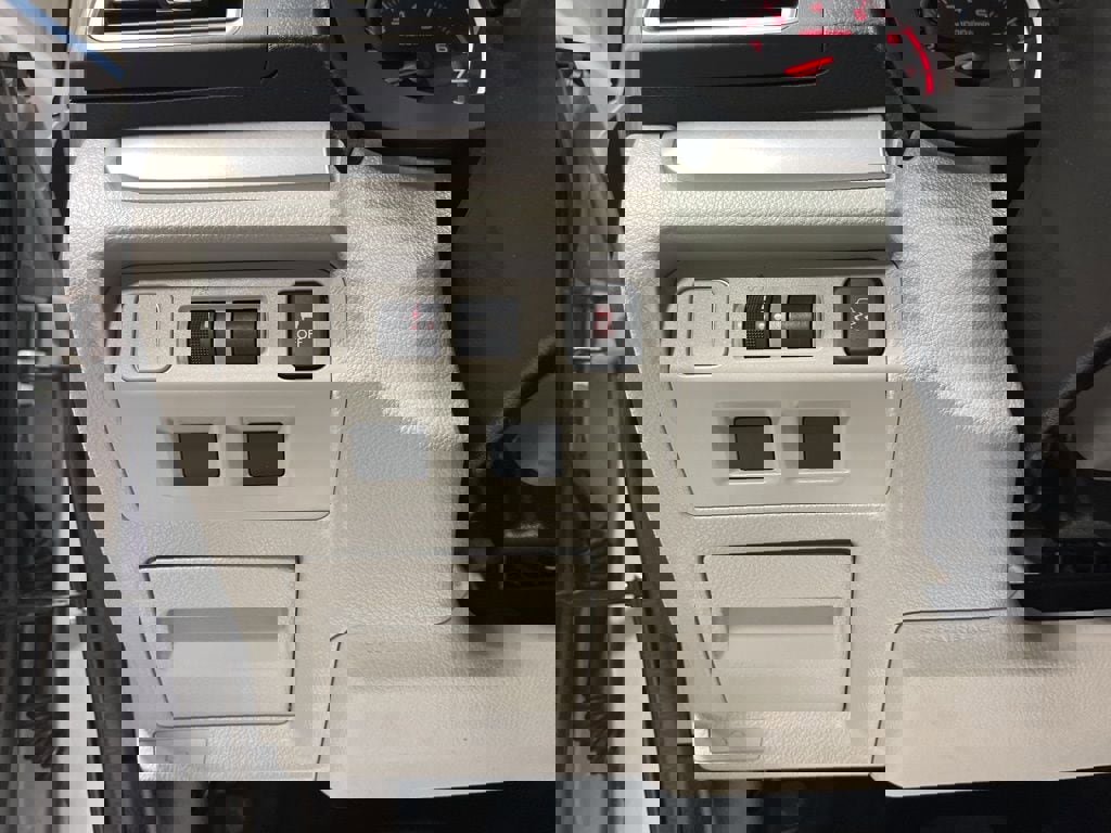 Used 2017 Subaru Forester 2.5i Premium w/ All-Weather Package image 17