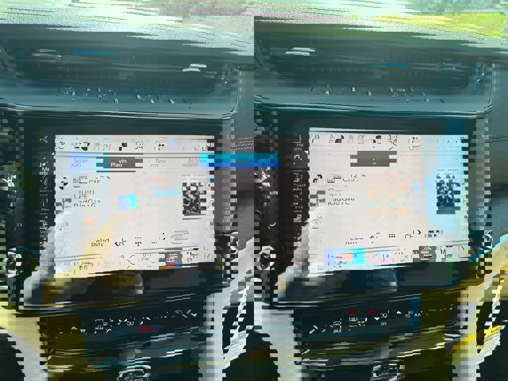 New 2026 Jeep Grand Cherokee Limited w/ Luxury Tech Group II image 16