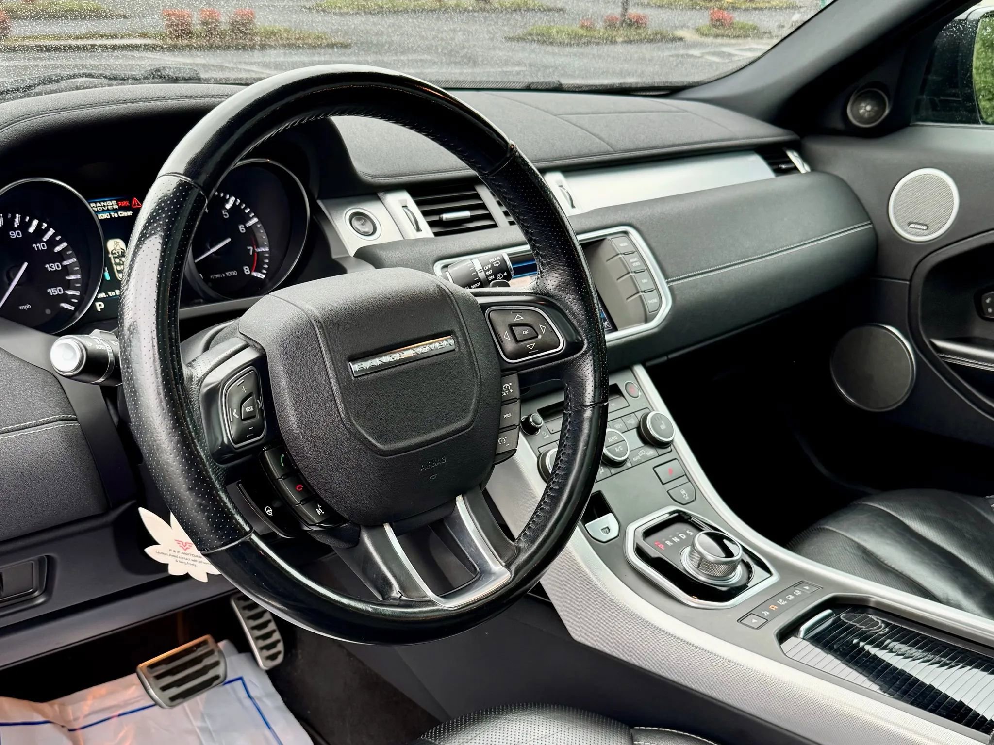 Used 2012 Land Rover Range Rover Evoque Dynamic image 3