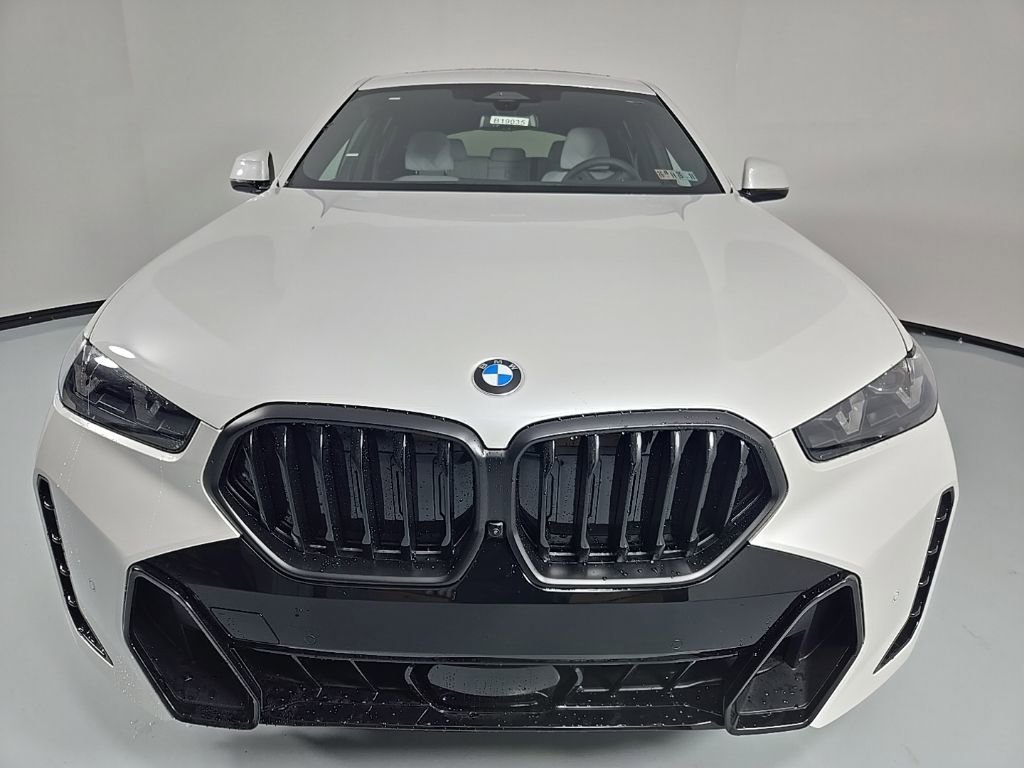 New 2026 BMW X6 xDrive40i w/ Climate Comfort Package image 2