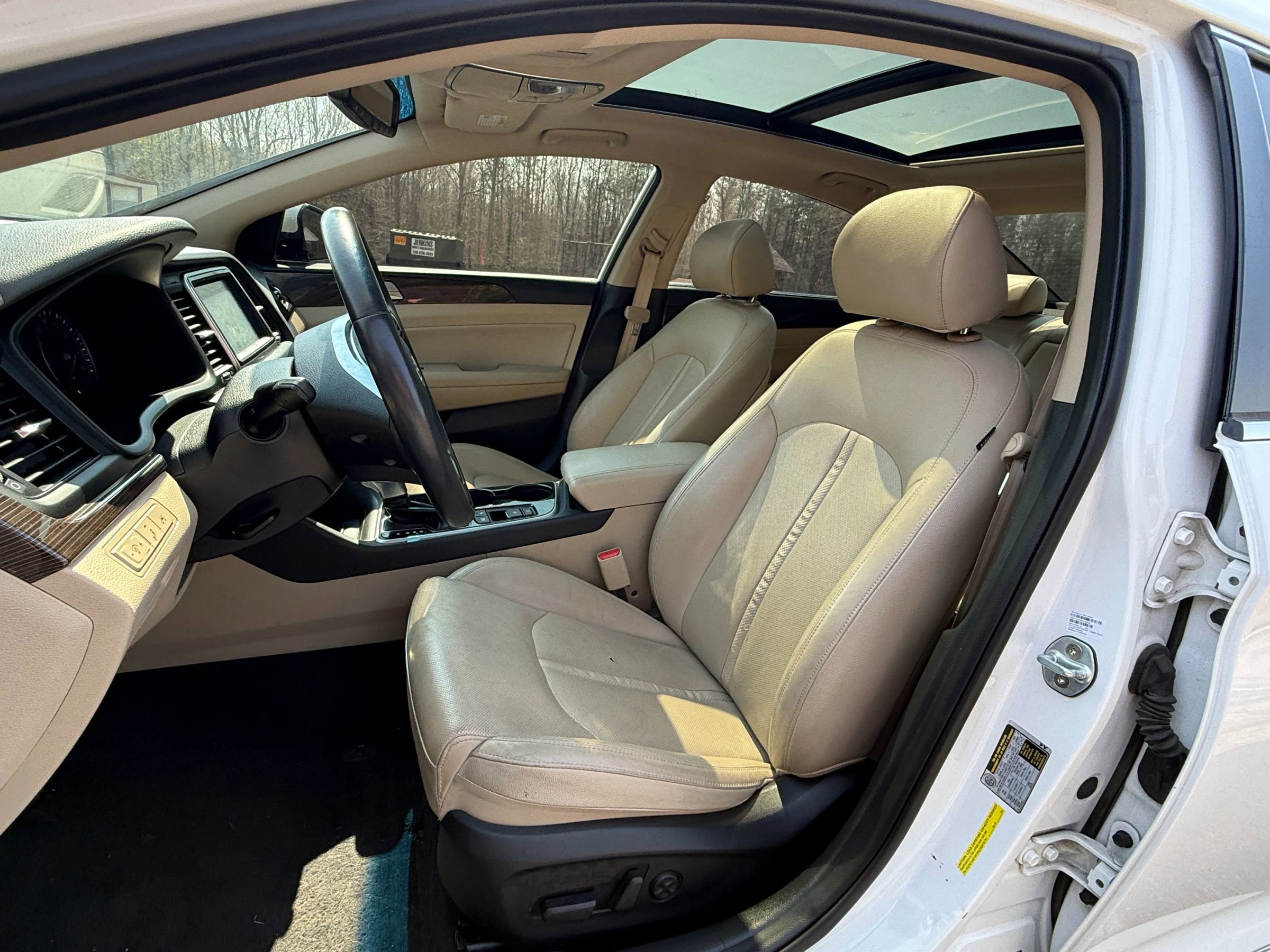 Used 2018 Hyundai Sonata Limited w/ Ultimate Package 02 FWD image 2