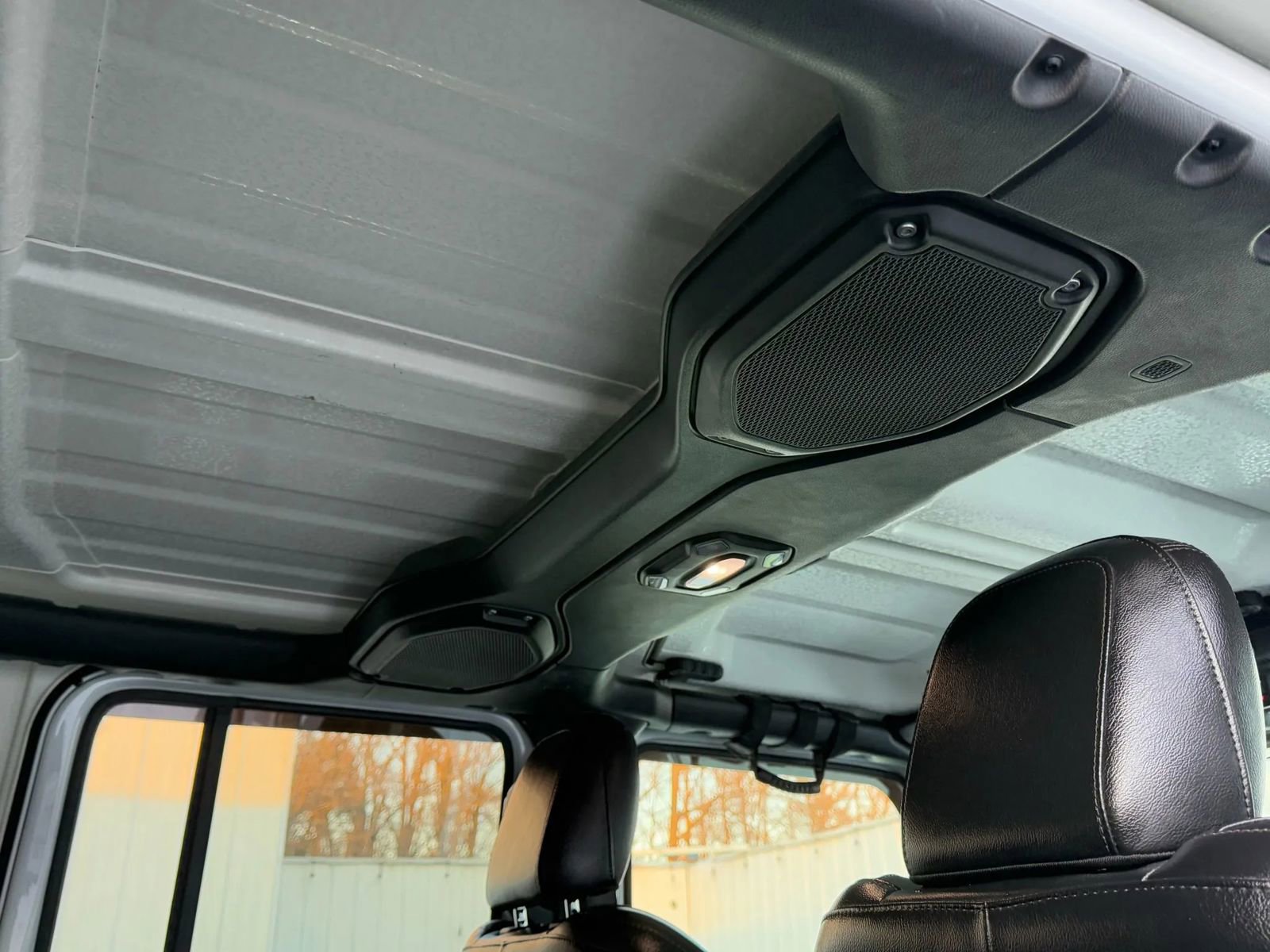 Used 2018 Jeep Wrangler Unlimited Rubicon image 23