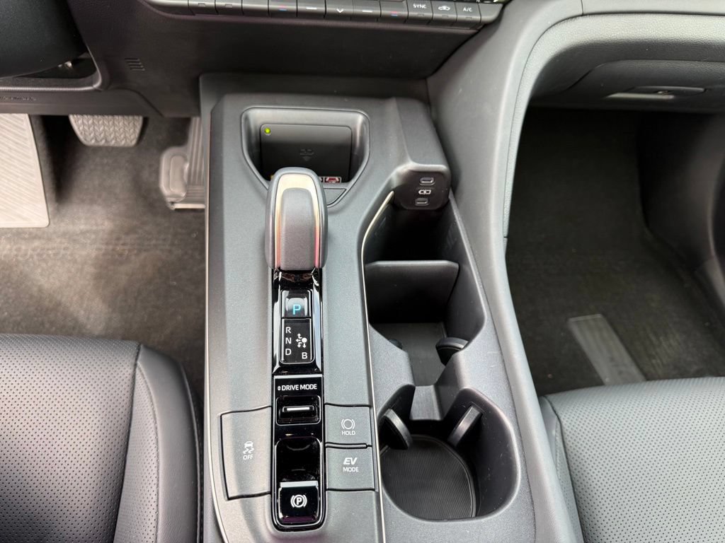Used 2023 Toyota Crown AWD/4WD image 17