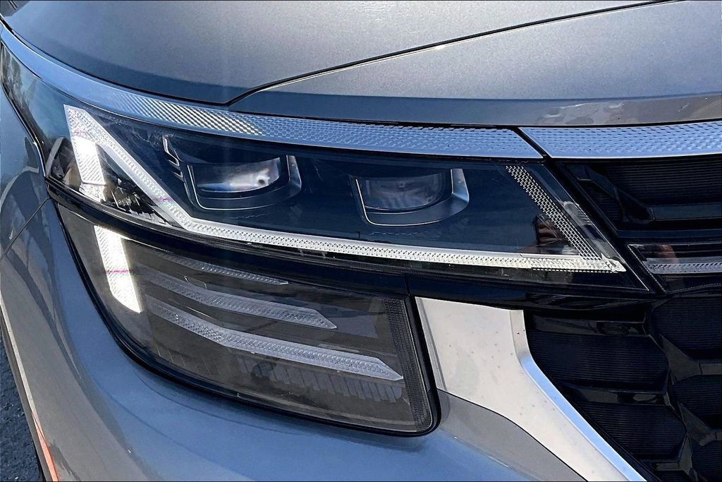 Used 2024 Kia Seltos SX w/ SX Sunroof Package image 29