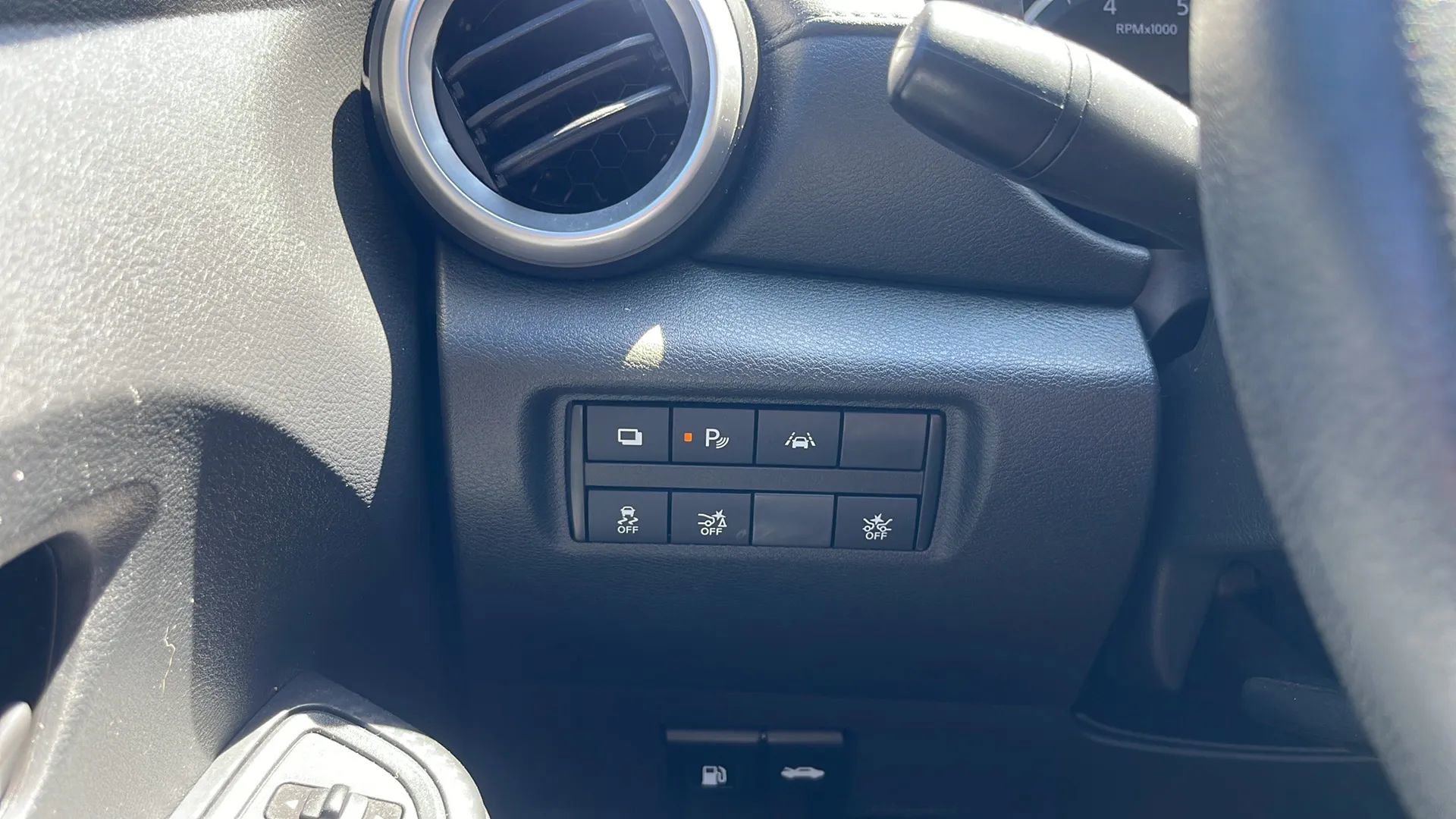 Used 2020 Nissan Versa S FWD image 13