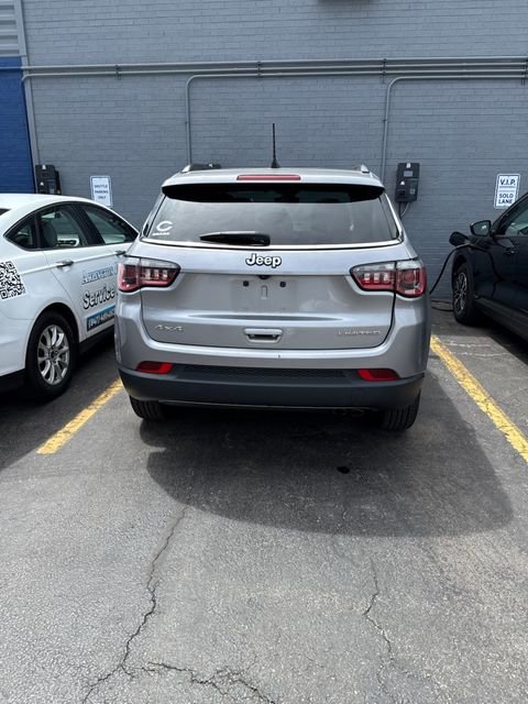 Used 2017 Jeep Compass Limited w/ Navigation Group AWD/4WD image 11