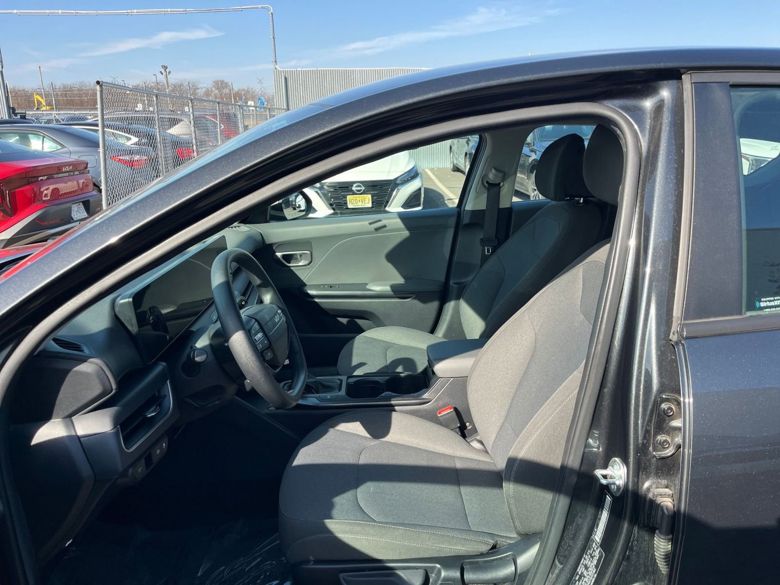 Used 2025 Kia K4 FWD image 27