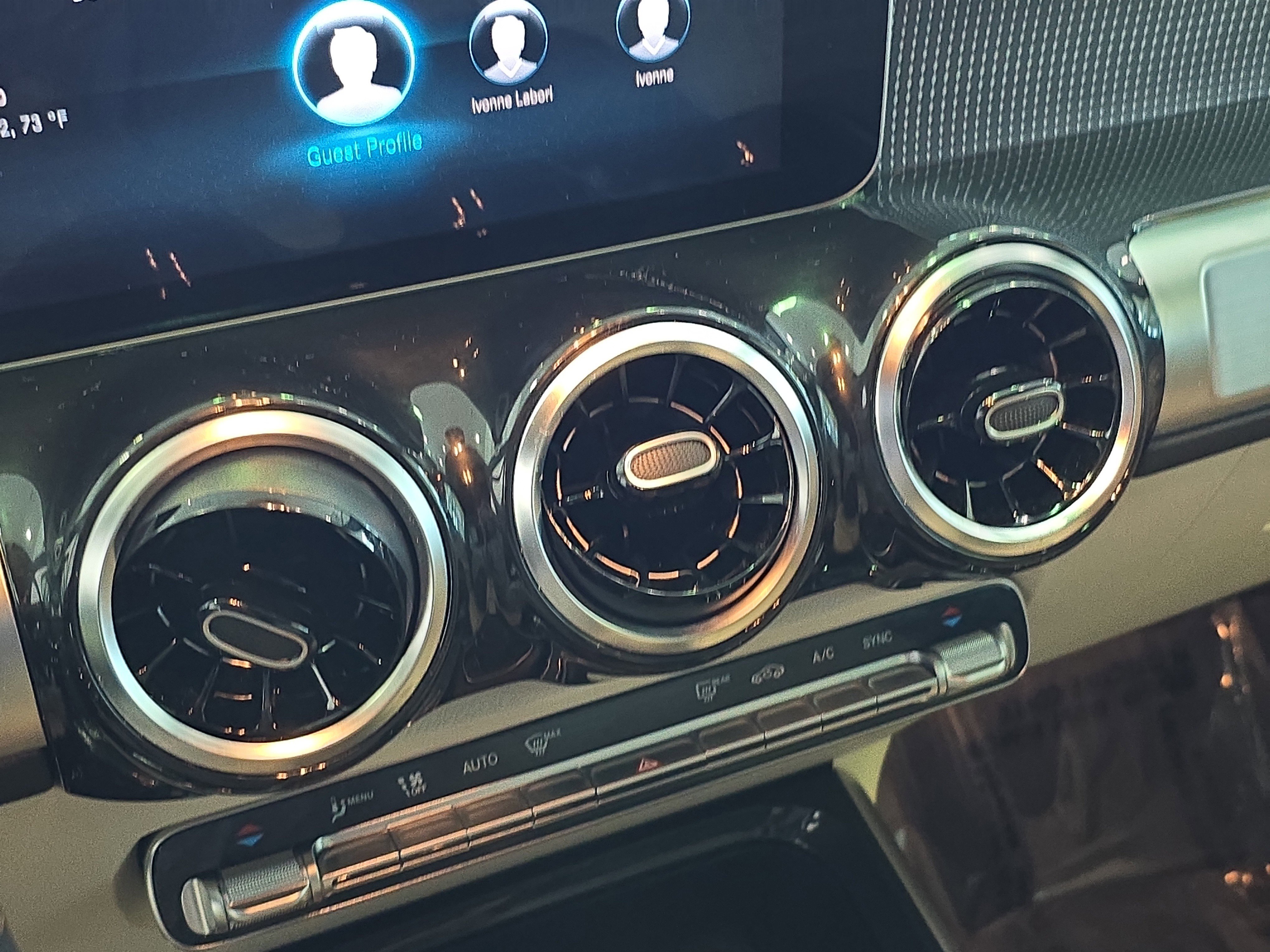 Used 2021 Mercedes-Benz GLB 250 4MATIC image 23